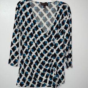 Dana Buchman White/Black/Teal Blue Ruched V-Neck Geometric Pattern Top